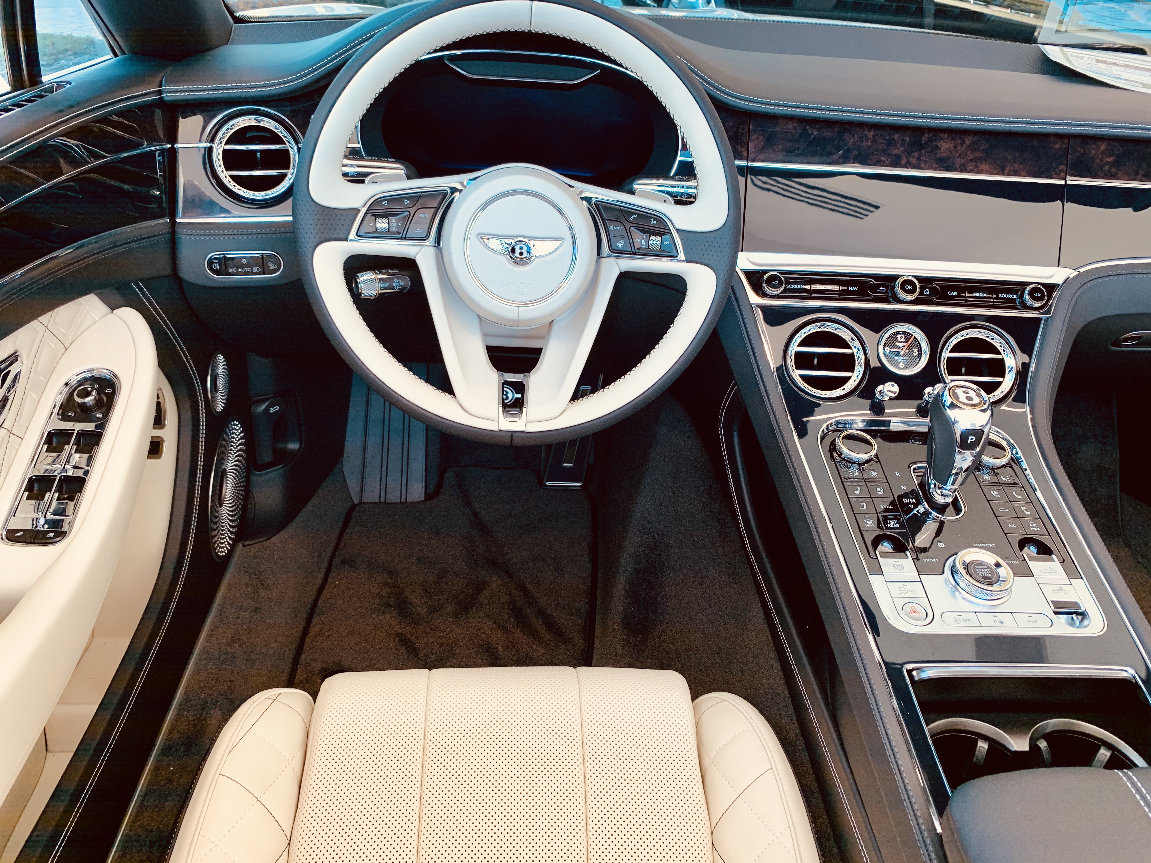 2020 Bentley Continental GT convertible driver seat